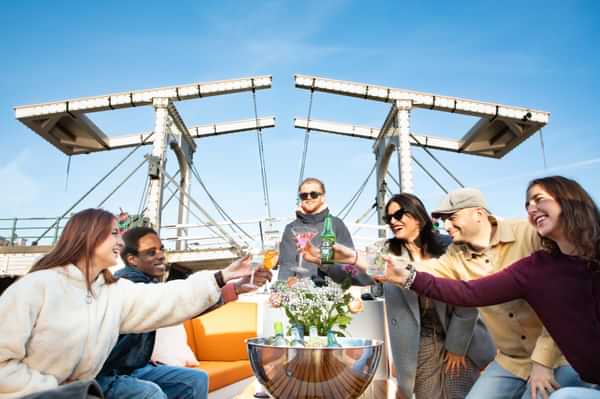 Luxe open boot cruise in Amsterdam