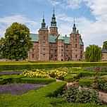 Copenhagen rosenborg castle spring qytnch2n